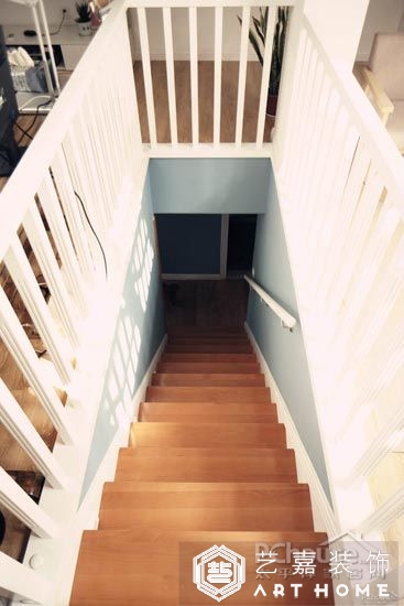 丰富空间层次 巧用材造出楼梯好质感